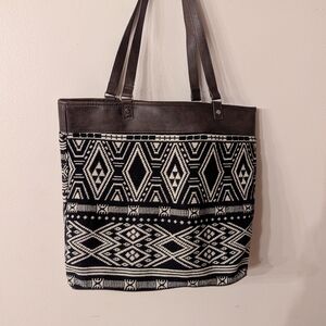 Elegant Black and White Geometric Tote